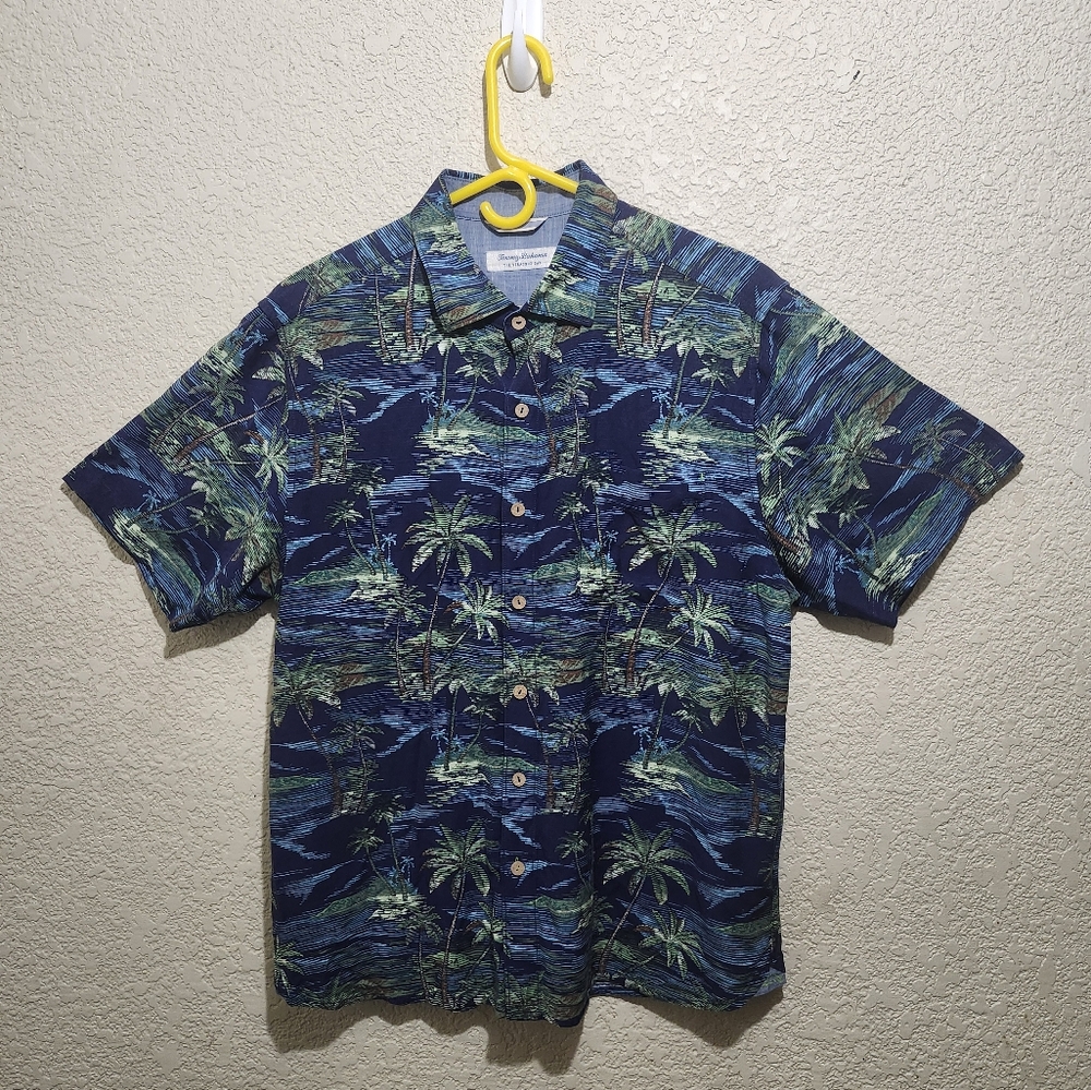 Tommy Bahama Veracruz Cay Scenic Iles Camp Shirt - Picture 7 of 9